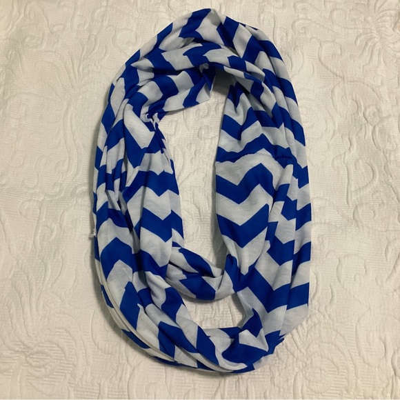 Blue & White Chevron Scarf with Zipper Pocket & Scarf Holder - Picture 4 of 11